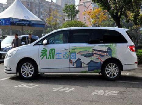 中方户外车贴喷绘如何保持效果?