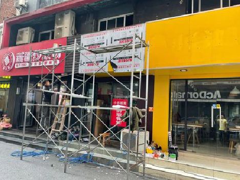 中方制作广告招牌如何避免它发黄？